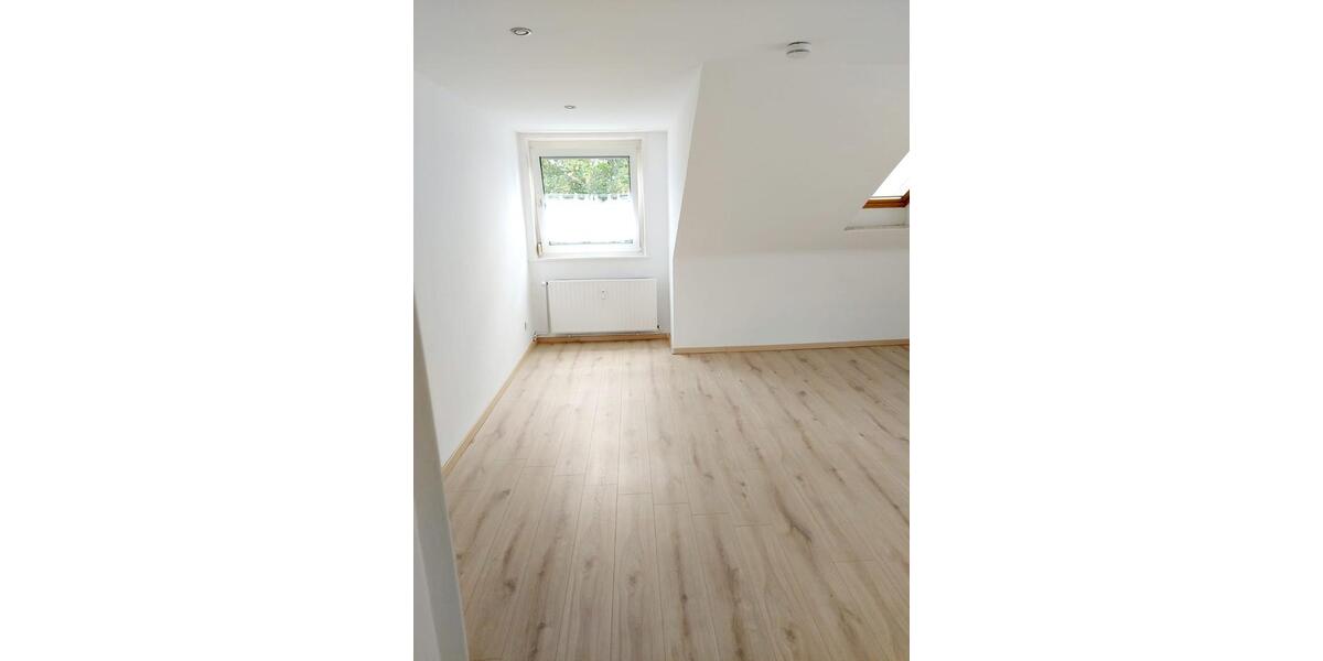 Dachgeschoßwohnung Braunschweig Wabe-Schunter-Beberbach - 3 Zimmer, 80 m&sup2;, 750&euro; | Angebot:26043012