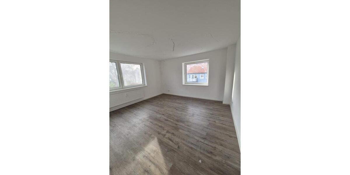 Etagenwohnung Schöningen - 4 Zimmer, 100 m&sup2;, 800&euro; | Angebot:23774364