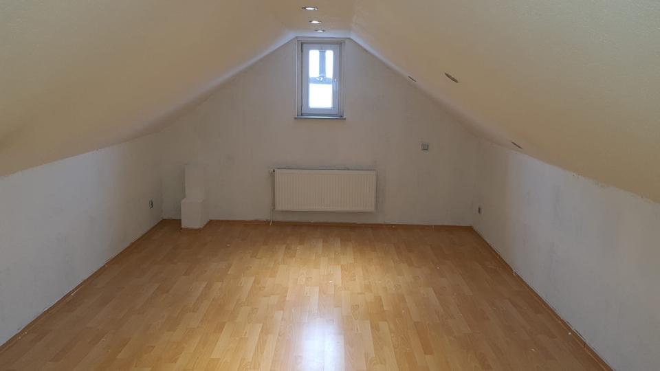 Dachgeschoßwohnung Salzgitter Ortschaft Südost - 5 Zimmer, 118 m&sup2;, 710&euro; | Angebot:25831587