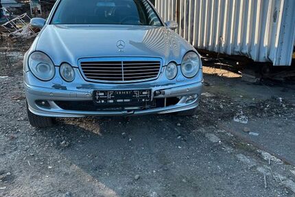 Mercedes-Benz E 500 218.000 km 2.799 &euro; Braunschweig 38102