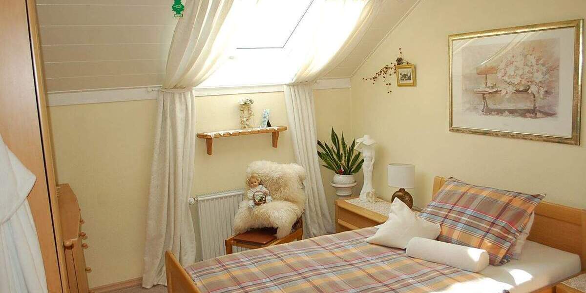 Einfamilienhaus Salzgitter Lebenstedt - 8 Zimmer, 208 m&sup2;, 419.900&euro; | Angebot:26202289