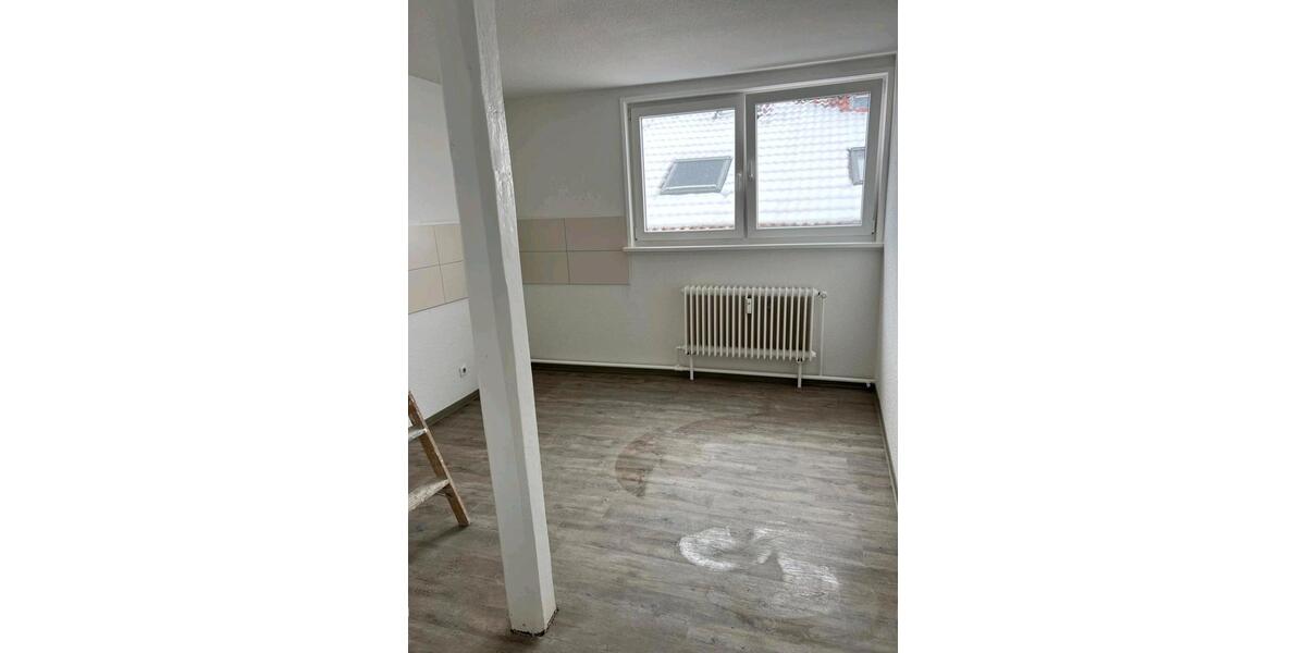 Dachgeschoßwohnung Braunschweig - 3 Zimmer, 100 m&sup2;, 700&euro; | Angebot:25963583