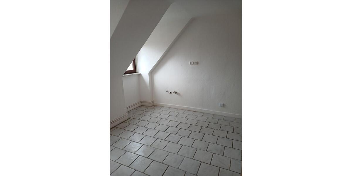 Dachgeschoßwohnung Schöppenstedt - 5 Zimmer, 69 m&sup2;, 380&euro; | Angebot:26561242