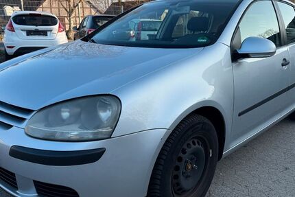 VW Golf 153.000 km 5.700 &euro; Lehre 38165