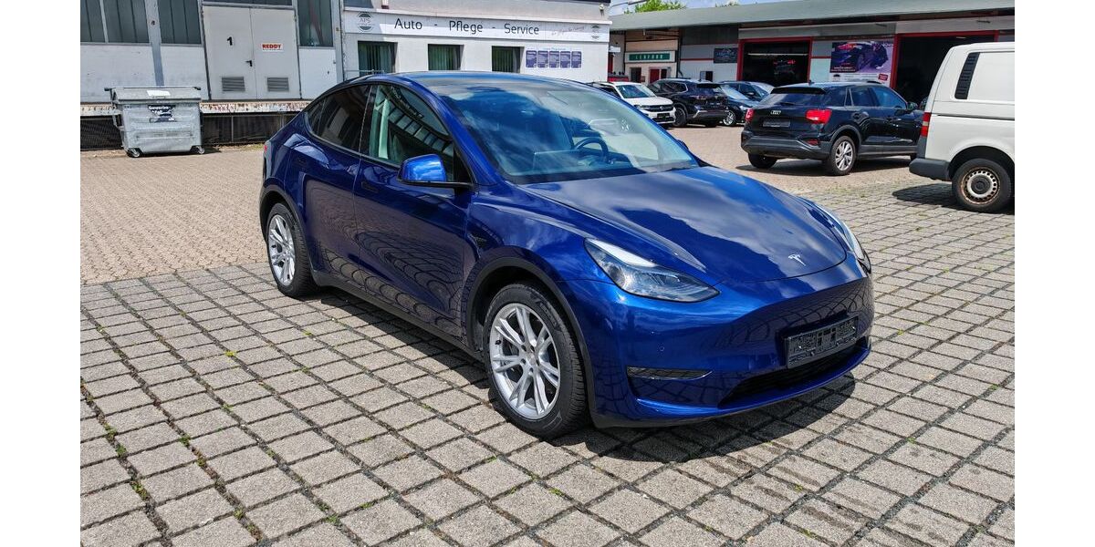 Tesla Model Y 97.489 km 29.970 &euro; Braunschweig 38112