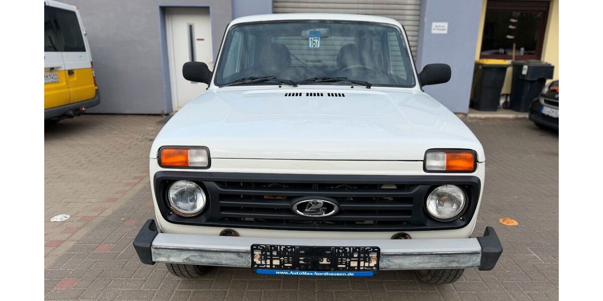 Lada Taiga 28.000 km 6.999 &euro; Goslar/Oker 38644