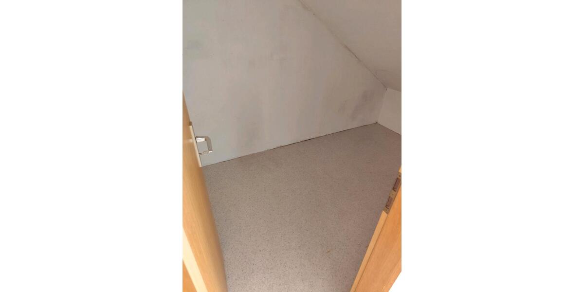 Dachgeschoßwohnung Wolfenbüttel Adersheim - 3.5 Zimmer, 75 m&sup2;, 640&euro; | Angebot:25890676