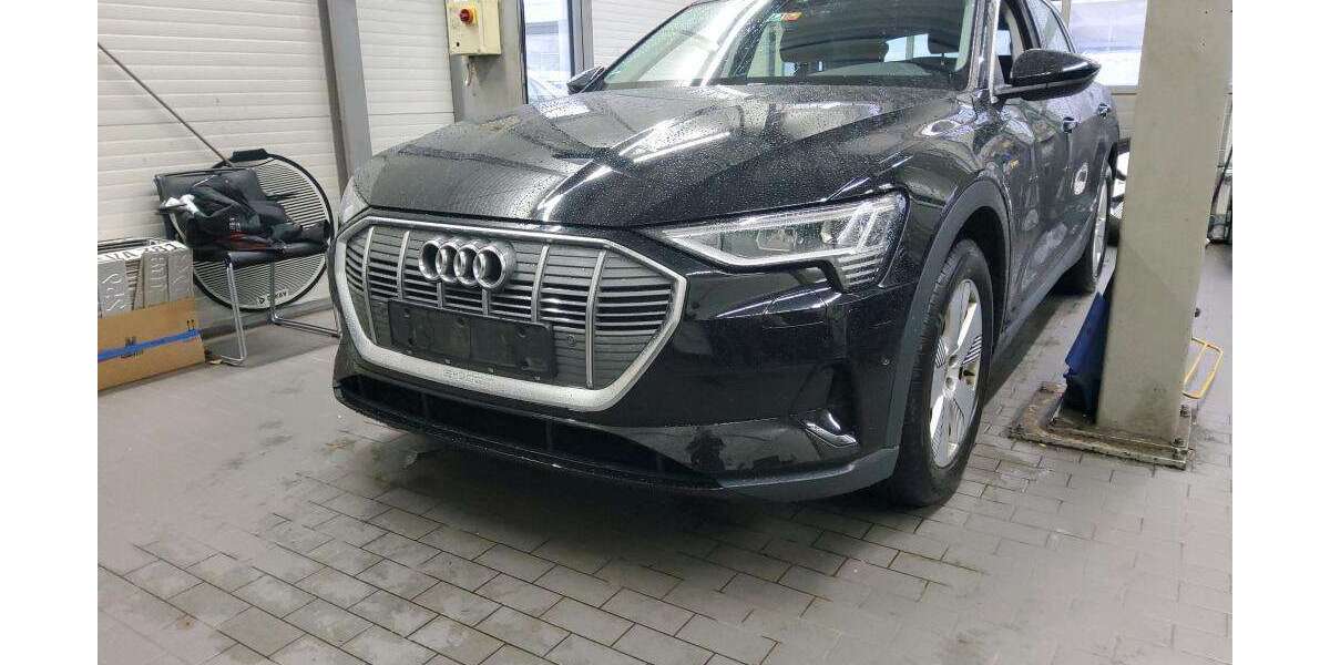 Audi e-tron 88.000 km 23.990 &euro; Peine-Dungelbeck 31226