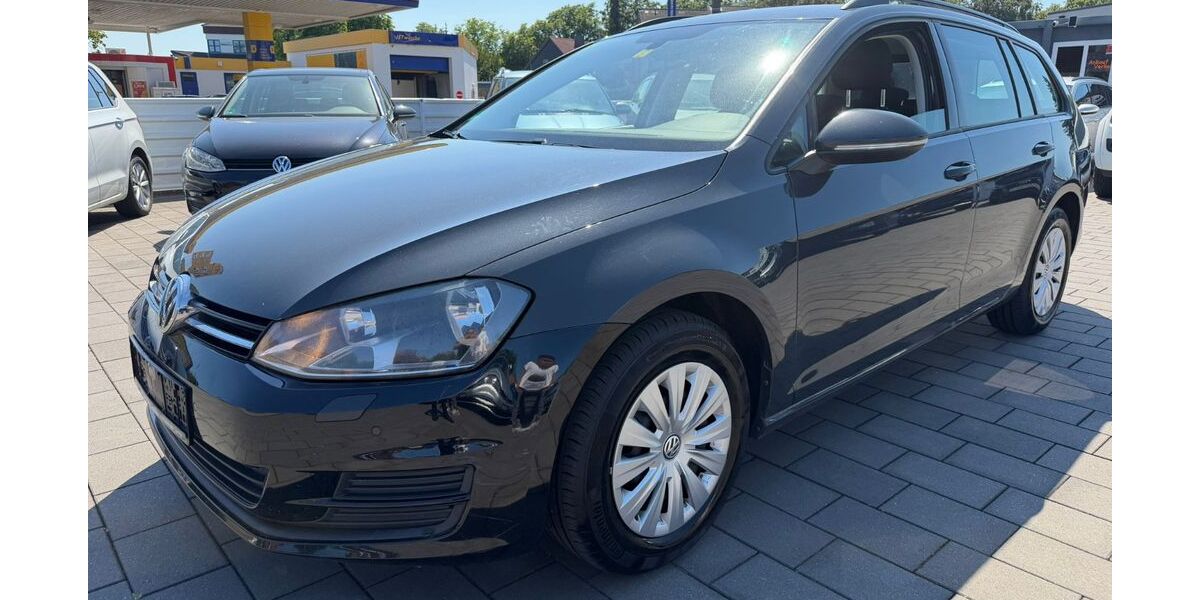 VW Golf 300.376 km 4.590 &euro; Peine 31224