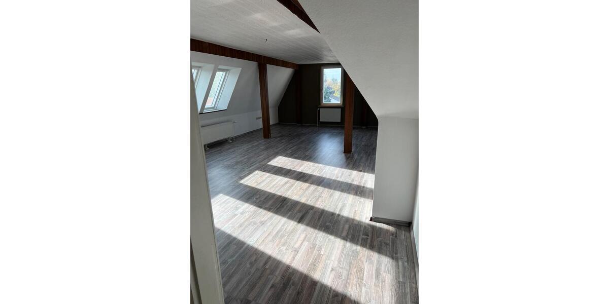 Dachgeschoßwohnung Wolfenbüttel - 4 Zimmer, 80 m&sup2;, 950&euro; | Angebot:25545505