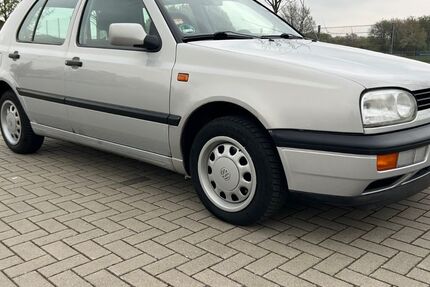 VW Golf 147.338 km 2.500 &euro; Söhlde 31185