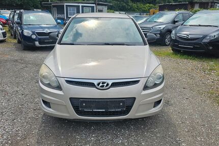 Hyundai i30 90.271 km 3.490 &euro; Braunschweig 38120