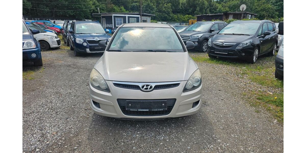 Hyundai i30 90.271 km 3.490 &euro; Braunschweig 38120