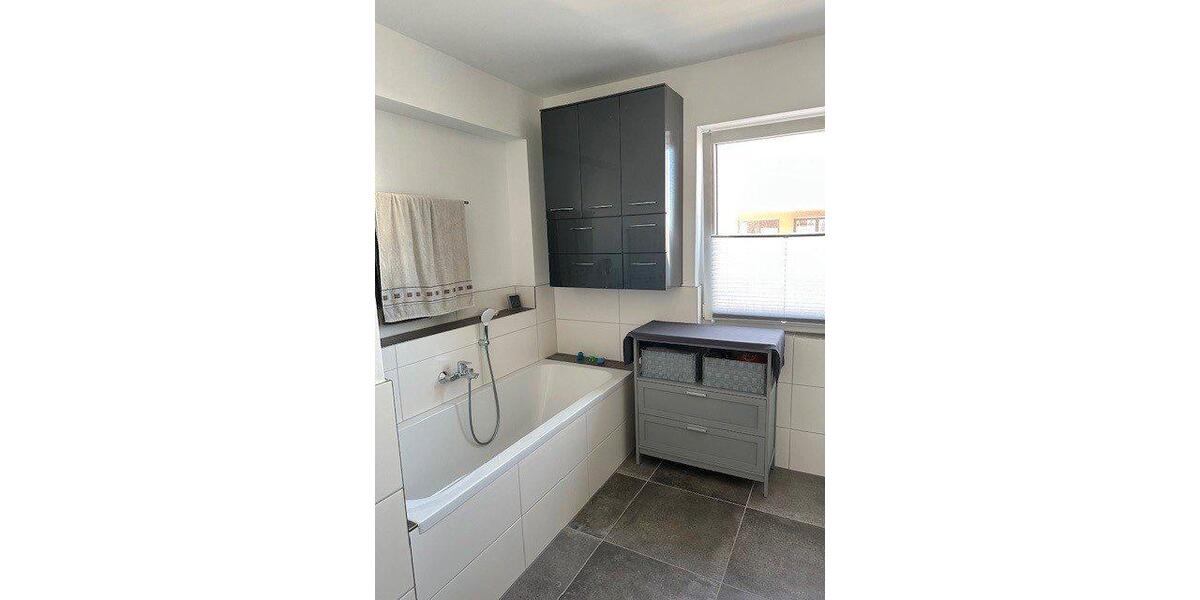 Etagenwohnung Wolfenbüttel Adersheim - 3 Zimmer, 101 m&sup2;, 1.060&euro; | Angebot:26505269