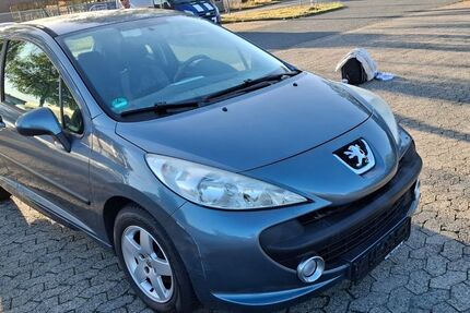Peugeot 207 77.692 km 1.950 &euro; Braunschweig 38126