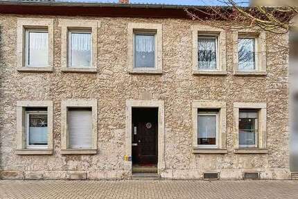 Haus Königslutter am Elm - 12 Zimmer, 284 m&sup2;, 270.000&euro; | Angebot:23876397