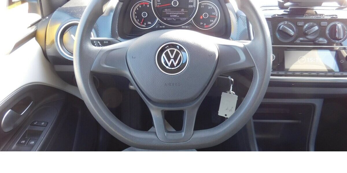 VW up! 1.0 Move MPI BMT 4Trg Klima Radio 32.300 km 11.990 &euro; Vordorf 38533