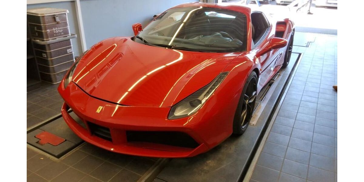 Ferrari 488 Spider 55.657 km 209.000 &euro; Braunschweig 38122
