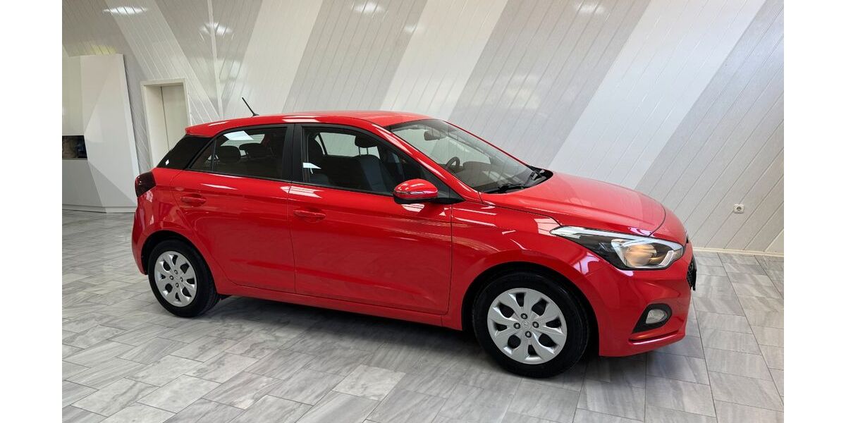 Hyundai i20 73.716 km 9.950 &euro; Liebenburg 38704