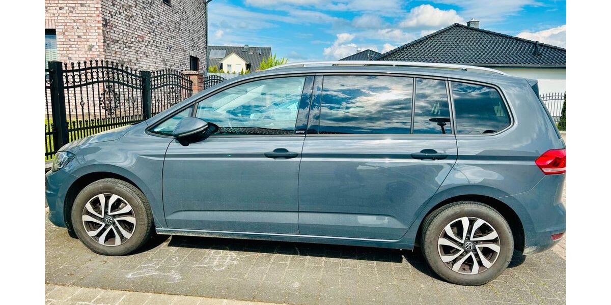 VW Touran 88.900 km 18.900 &euro; Peine 31224