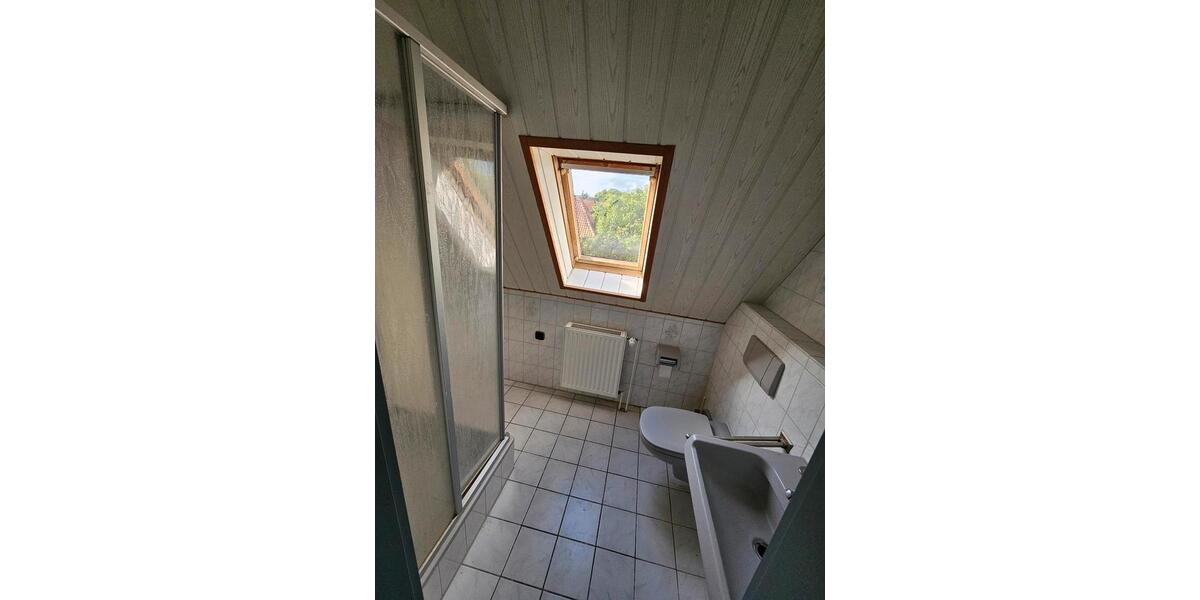 Einfamilienhaus Hillerse - 8 Zimmer, 220 m&sup2;, 1.400&euro; | Angebot:26635930