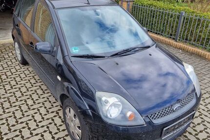 Ford Fiesta 137.580 km 1.400 &euro; Veltheim/ohe 38173