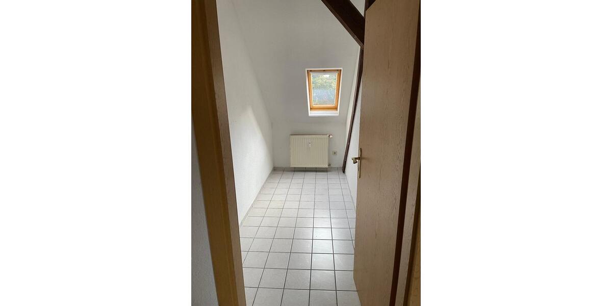 Dachgeschoßwohnung Braunschweig Südstadt- Rautheim- Mascherode - 3 Zimmer, 76 m&sup2;, 400&euro; | Angebot:25178283