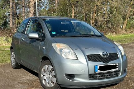 Toyota Yaris 145.628 km 3.490 &euro; Hillerse 38543