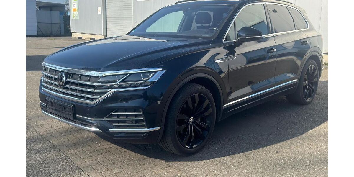 VW Touareg 131.856 km 39.990 &euro; Braunschweig 38122