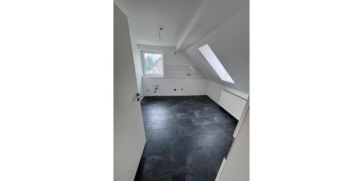 Dachgeschoßwohnung Salzgitter Ortschaft Ost - 2.5 Zimmer, 70 m&sup2;, 600&euro; | Angebot:26419487