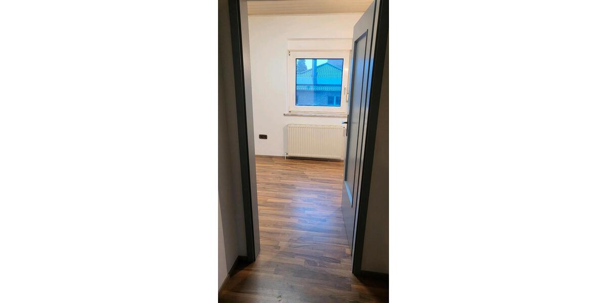 Einfamilienhaus Hillerse - 8 Zimmer, 220 m&sup2;, 1.500&euro; | Angebot:26025785