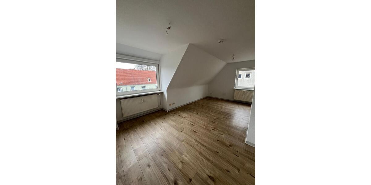 Dachgeschoßwohnung Salzgitter Ortschaft Ost - 2 Zimmer, 42 m&sup2;, 276&euro; | Angebot:25570479
