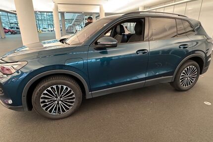 VW Tiguan 14.500 km 42.500 &euro; Braunschweig 38124