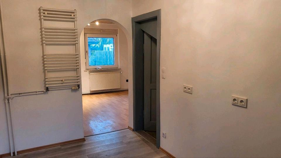 Einfamilienhaus Hillerse - 8 Zimmer, 220 m&sup2;, 1.500&euro; | Angebot:26047172