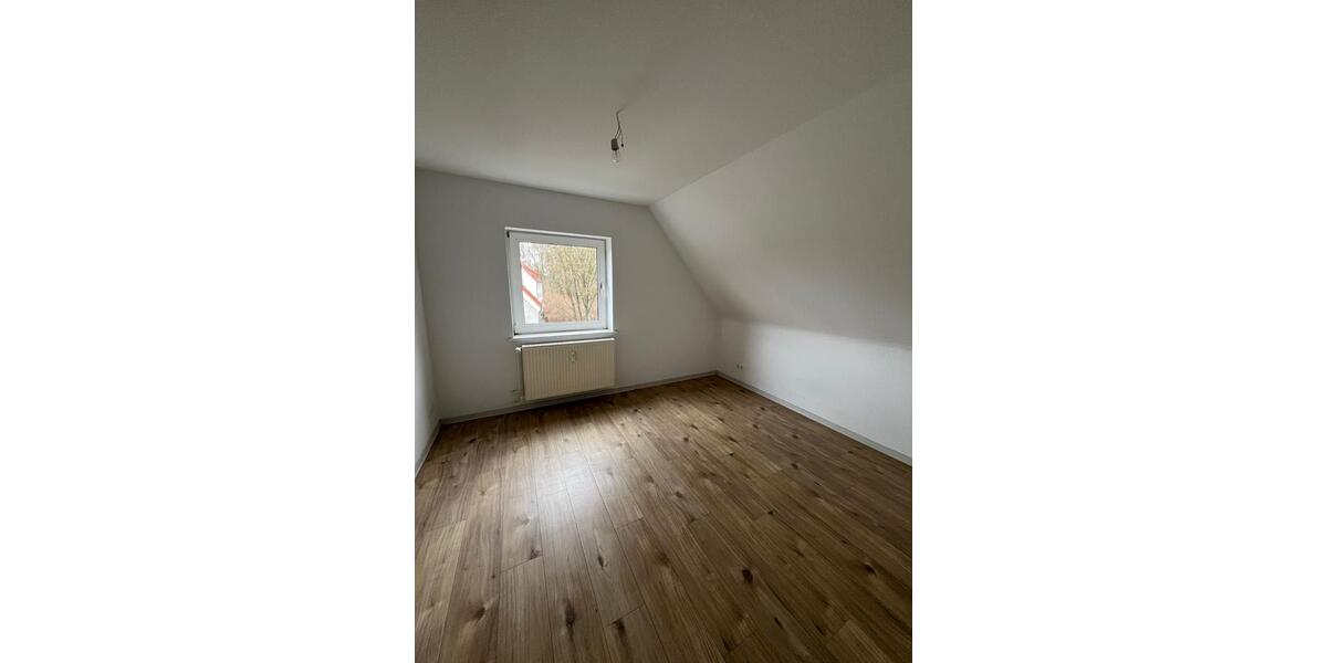 Dachgeschoßwohnung Salzgitter Ortschaft Ost - 2 Zimmer, 42 m&sup2;, 276&euro; | Angebot:25570479