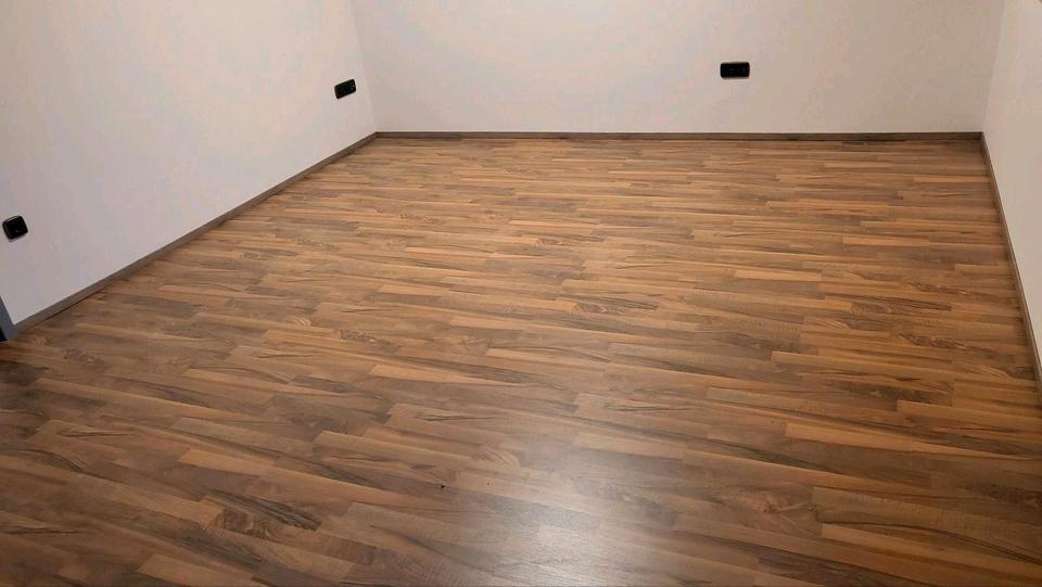 Einfamilienhaus Hillerse - 8 Zimmer, 220 m&sup2;, 1.500&euro; | Angebot:26047172