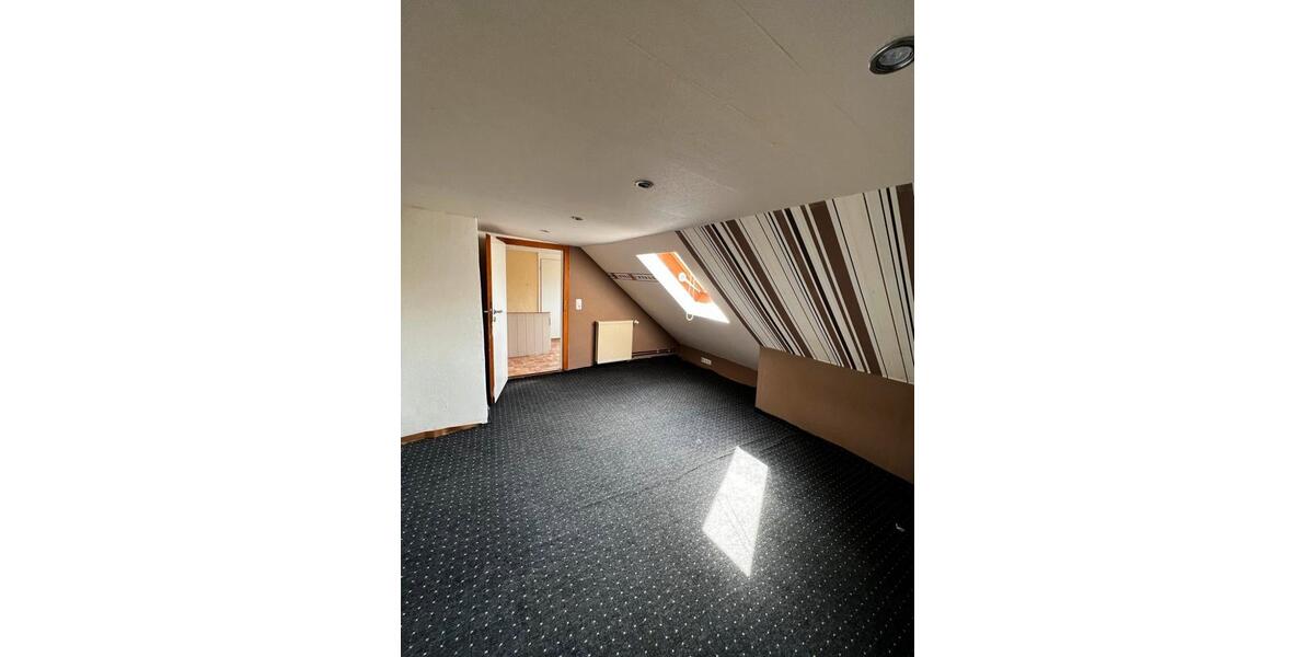 Reihenhaus Schöningen - 6 Zimmer, 220 m&sup2;, 180.000&euro; | Angebot:16650508