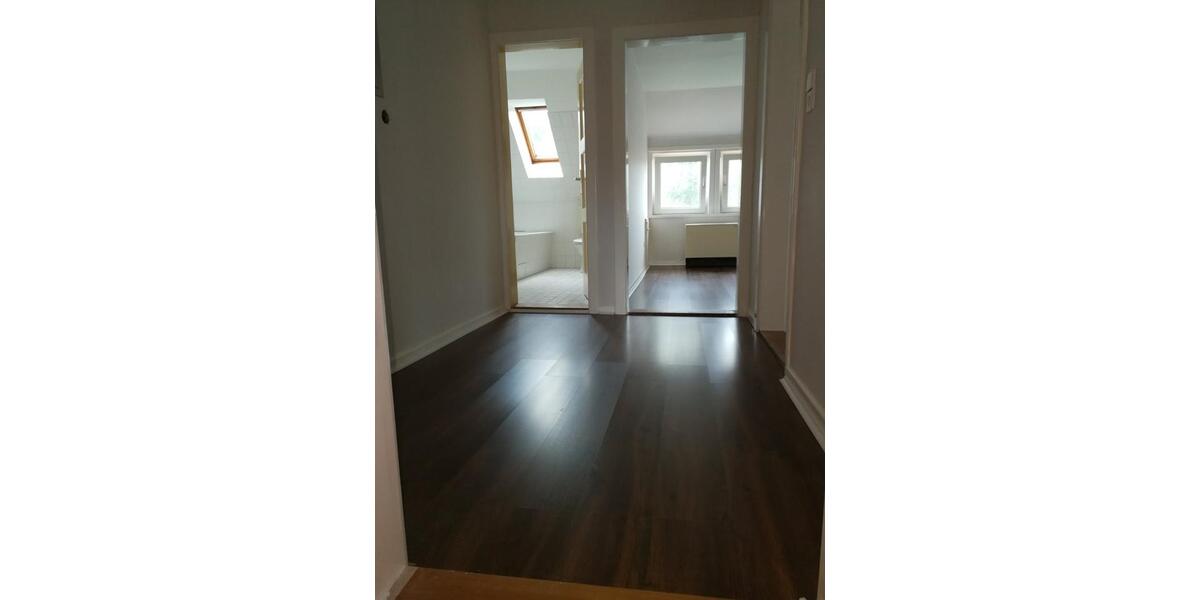 Dachgeschoßwohnung Schellerten - 3 Zimmer, 73 m&sup2;, 500&euro; | Angebot:25790316