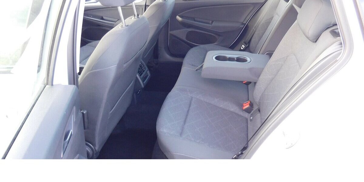 VW Golf Variant VIII 1.5 Life TSI Navi Klima Alu 31.700 km 19.990 &euro; Vordorf 38533