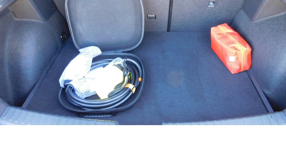 Seat Leon 1.4 Styl TSI Xxcellence DSG Hybrid/Benzin 27.500 km 18.990 &euro; Vordorf 38533