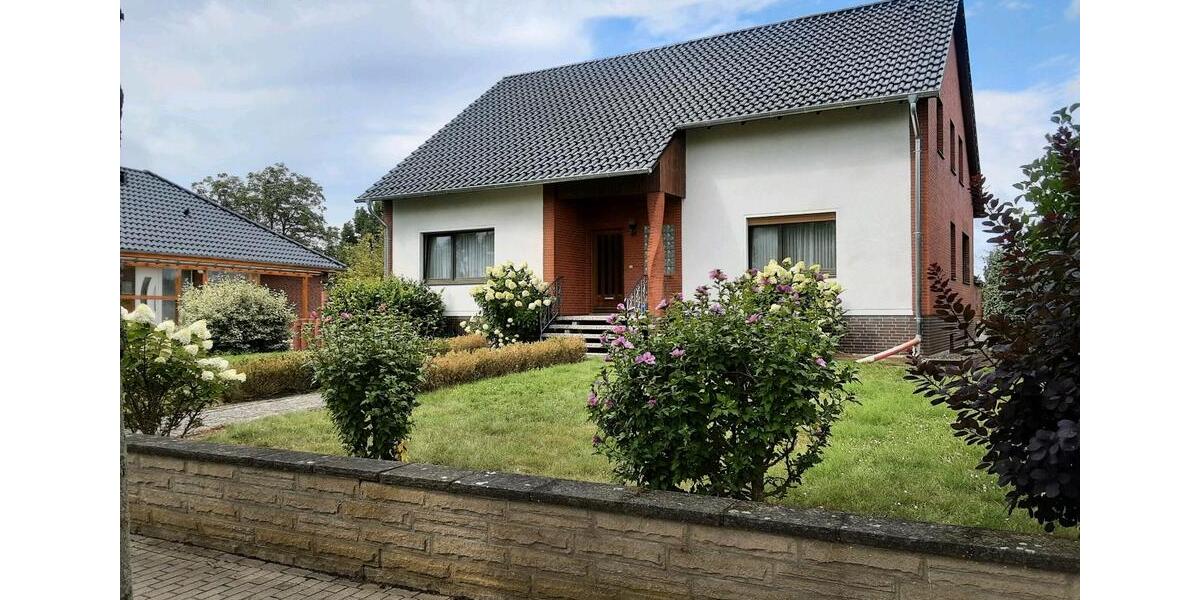 Einfamilienhaus Wendeburg - 10 Zimmer, 220 m&sup2;, 335.000&euro; | Angebot:26006110