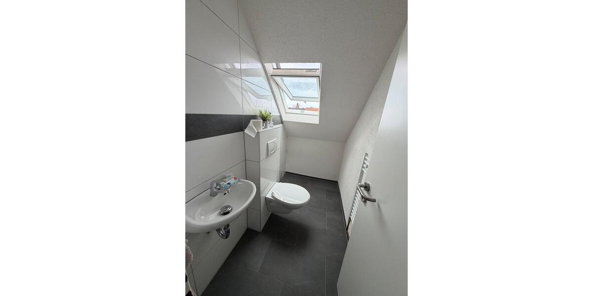 Dachgeschoßwohnung Braunschweig Broitzem - 2 Zimmer, 58 m&sup2;, 450&euro; | Angebot:25996353