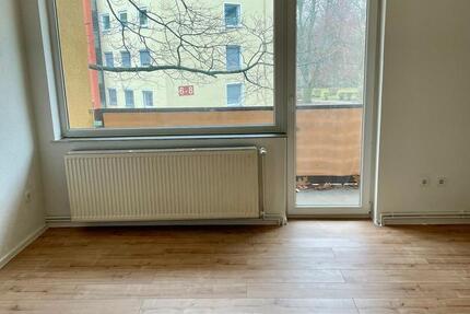 Wohnung Salzgitter - 3 Zimmer, 70 m&sup2;, 450&euro; | Angebot:24890345