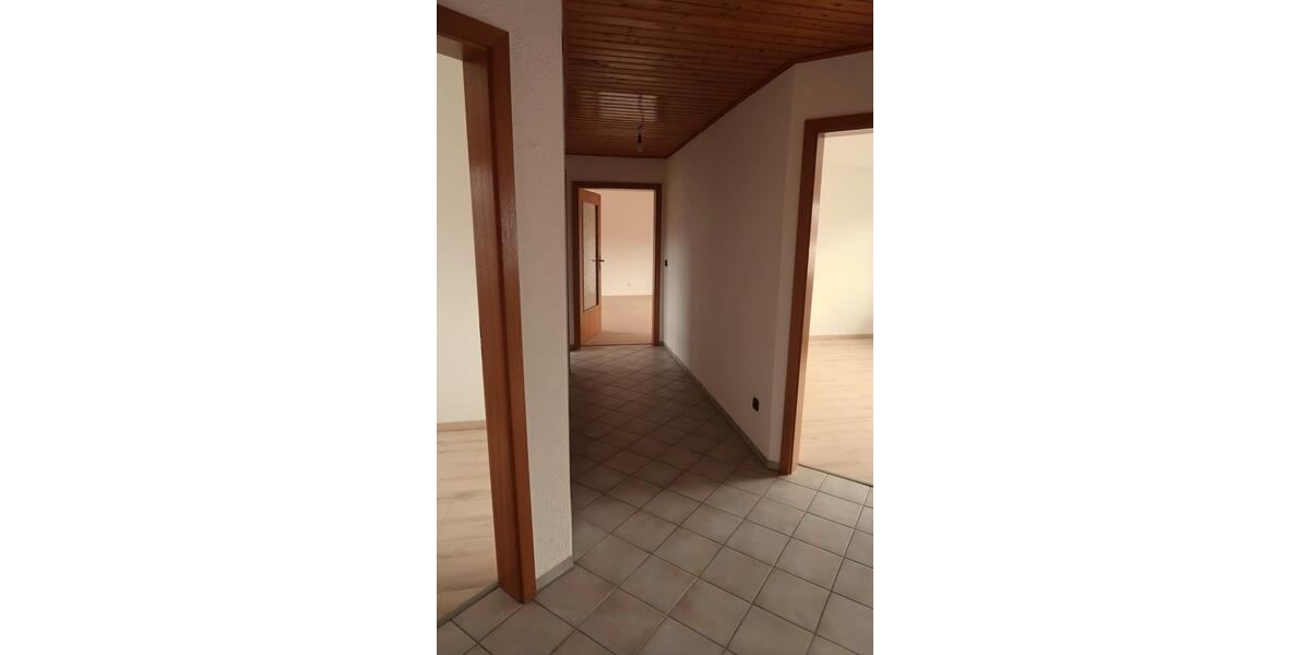 Etagenwohnung Kissenbrück - 2.5 Zimmer, 78 m&sup2;, 550&euro; | Angebot:25641845