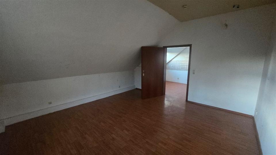 Dachgeschoßwohnung Langelsheim - 3 Zimmer, 77 m&sup2;, 465&euro; | Angebot:24444250