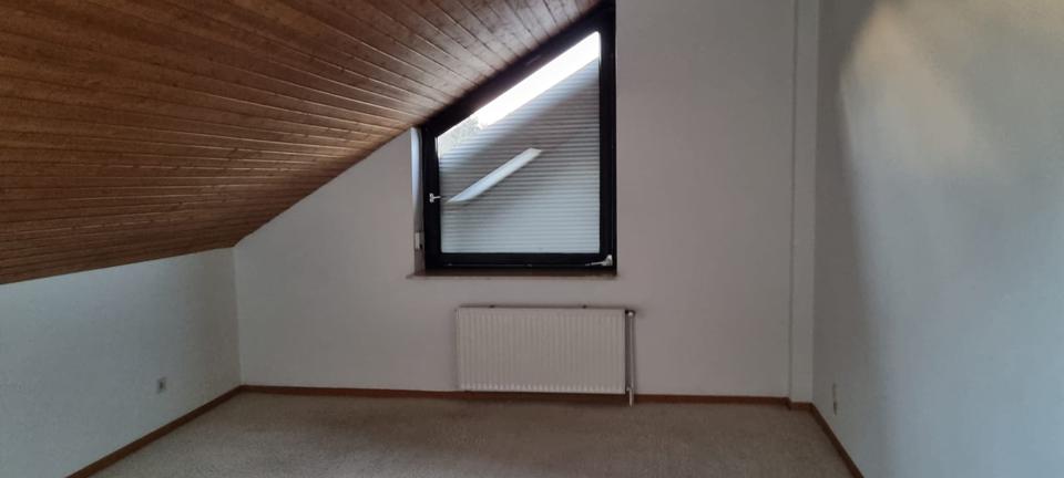 Dachgeschoßwohnung Wendeburg - 3 Zimmer, 120 m&sup2;, 870&euro; | Angebot:26072657
