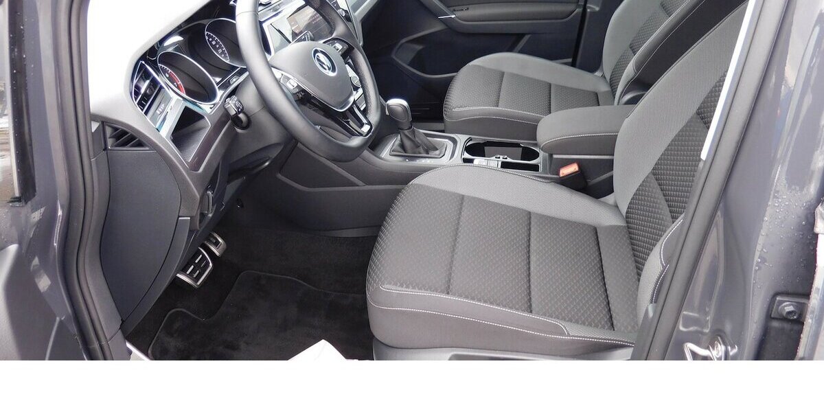 VW Touran 1.5 Comfortline Active BMT TSI DSG Navi 21.400 km 24.990 &euro; Vordorf 38533