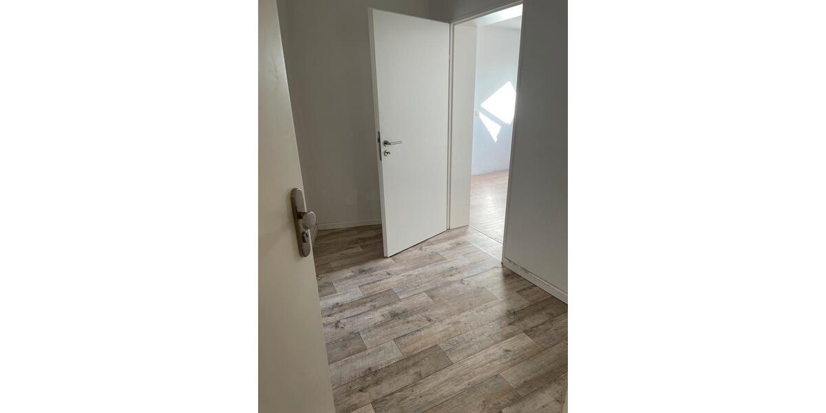 Dachgeschoßwohnung Braunschweig Lehndorf-Watenbüttel - 3 Zimmer, 58 m&sup2;, 580&euro; | Angebot:25598438