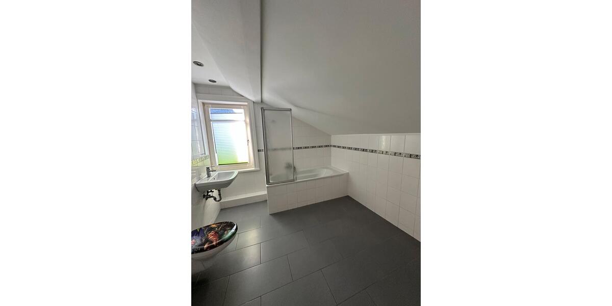 Dachgeschoßwohnung Langelsheim - 3 Zimmer, 71 m&sup2;, 570&euro; | Angebot:25075501