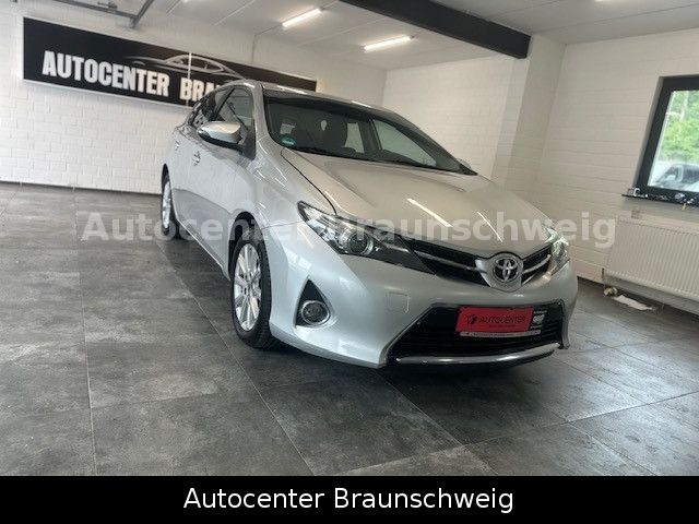 Toyota Auris 161.000 km 6.800 &euro; Braunschweig 38112